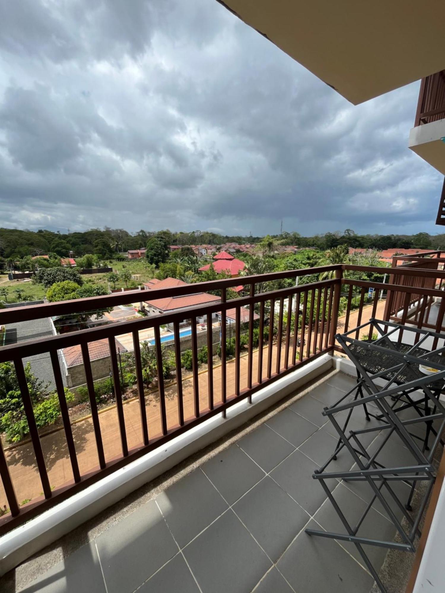 Condo In Camella Manors In Puerto Princesa Esterno foto